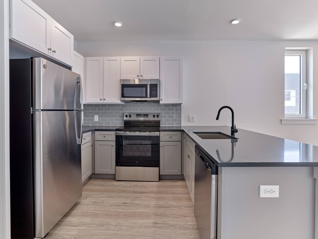 Building Photo - Avenue V