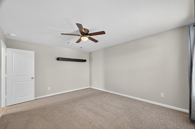 Building Photo - 718 Harvest Bluff Dr