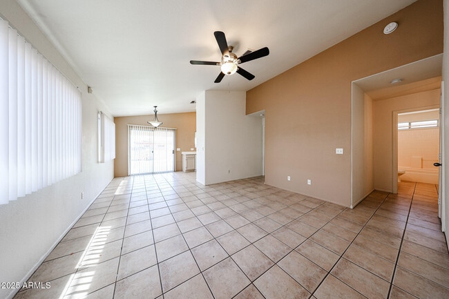 Building Photo - 3211 W Abraham Ln