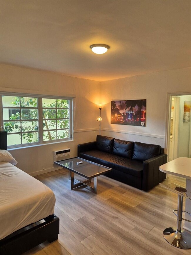 Building Photo - 1021 Euclid Ave