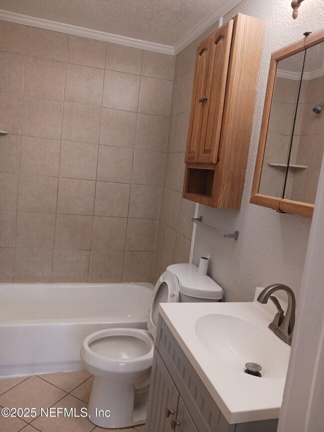 Building Photo - 110 E 15th St