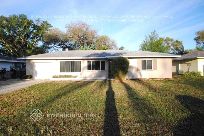 Building Photo - 210 S Comet Ave