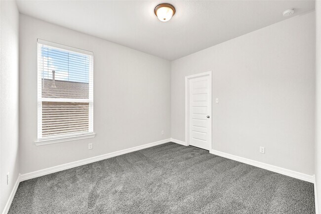 Building Photo - 9319 Galloway Wds Trl