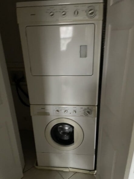 Building Photo - 7209 Flower Ave