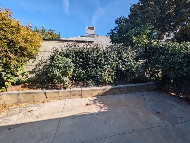 Building Photo - NEWLY REMODELED!!!!!One bedroom One Bath Unit