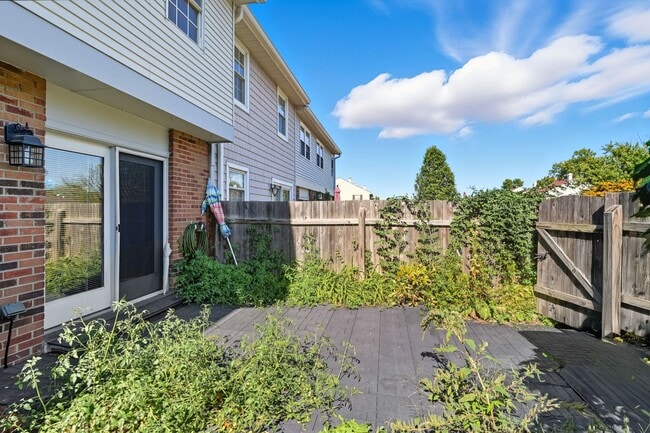 Building Photo - Three Bedroom Condo in West Chester!