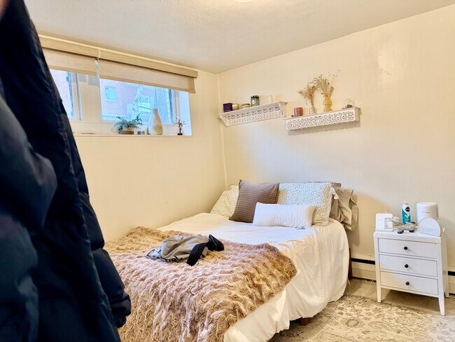 Building Photo - 50 Parkman St