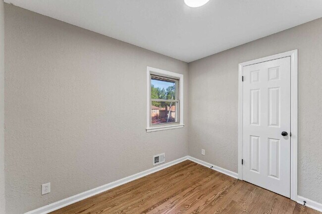 Building Photo - COMING SOON!! Charming 3-Bedroom Home with Spacious 2160 Sq Ft Layout in Independence, MO!