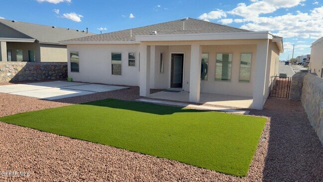 Building Photo - 14509 Johnny Mata Dr