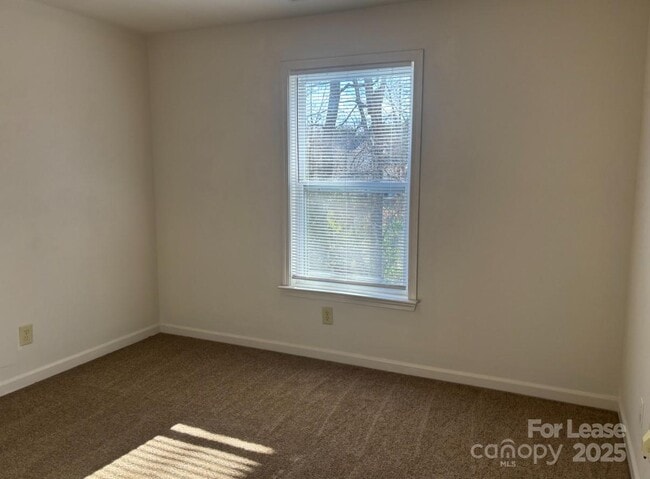 Building Photo - 1124 New Day Ct