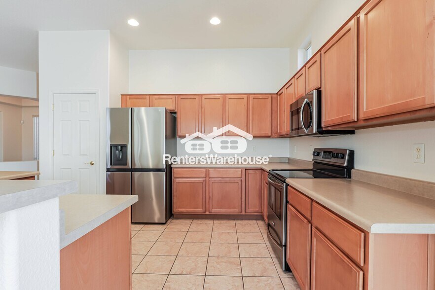 Building Photo - 41 W Camino Tierra Montana