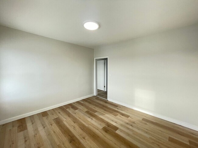 Building Photo - 124 Beech St