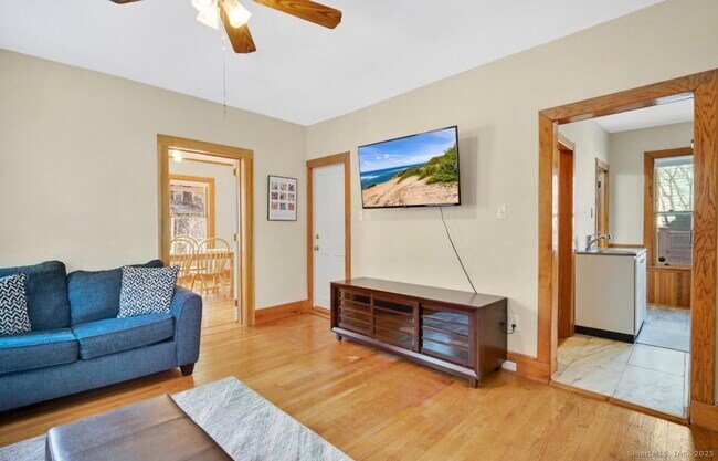 Building Photo - 52 Sherman St