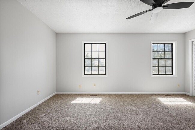 Building Photo - West Georgia Town Home for Rent