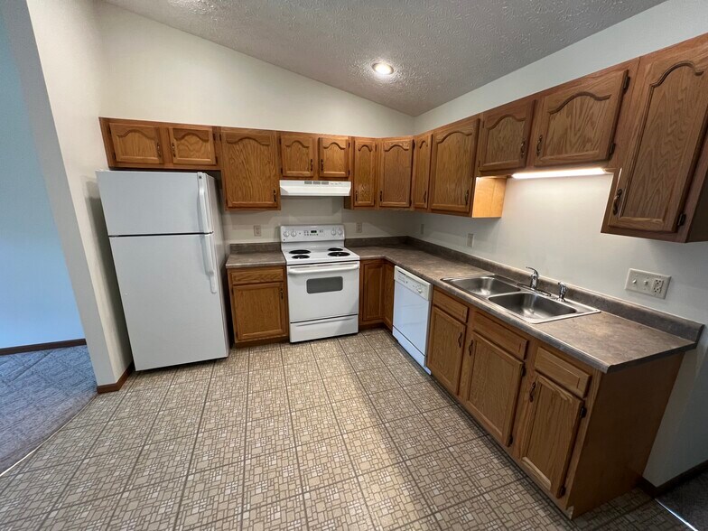 Building Photo - 1225 Sequoia Ct