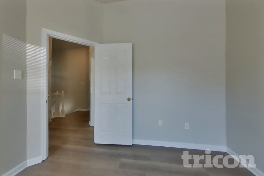Building Photo - 10022 Juniper Dr