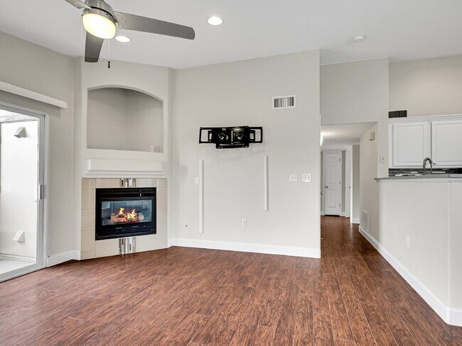 Building Photo - $2,395.00 - 3 Bedrooms, 2Bathrooms, Condo ...