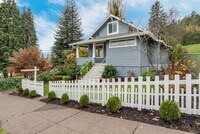 Building Photo - 1321 NW Drake Way