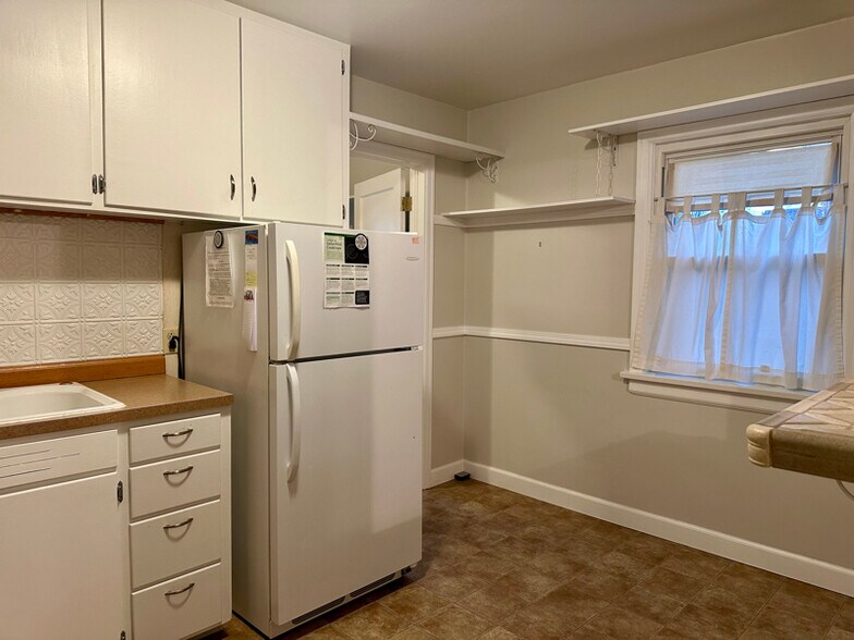 Building Photo - 114 Taulman St