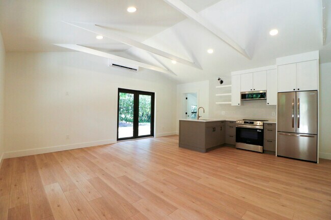 Building Photo - 2101 Riverland Rd