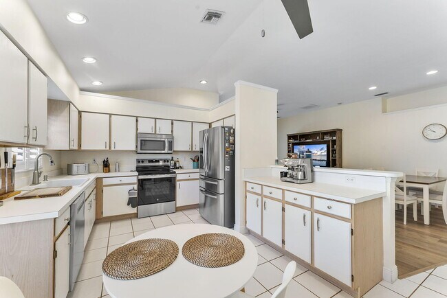 Building Photo - 107 Meadowlands Dr
