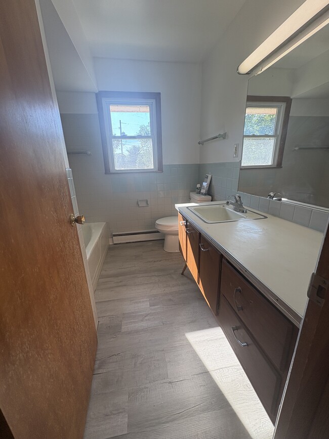 Building Photo - 108 N Brewer Dr