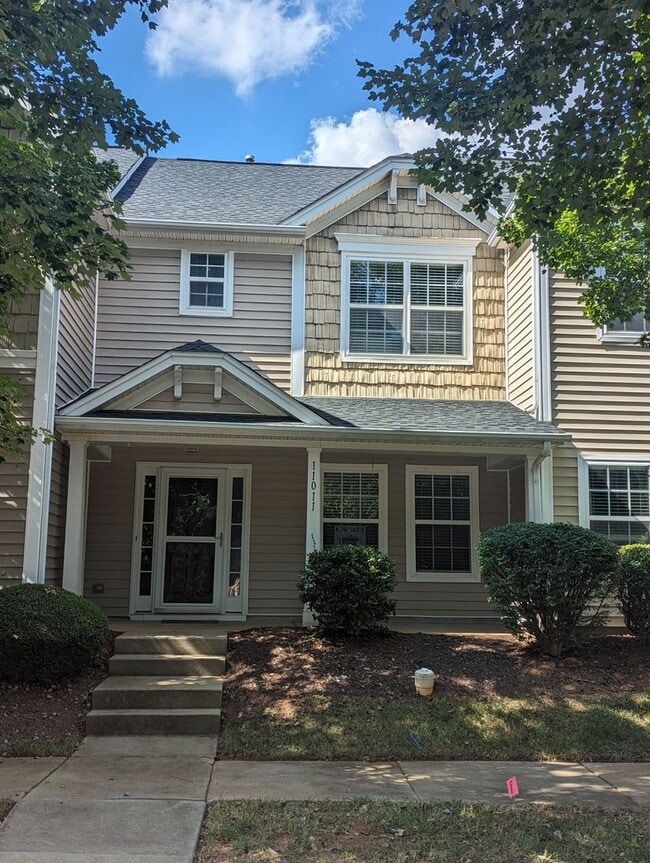 Building Photo - CORNELIUS  2 BEDROOM TOWNHOME