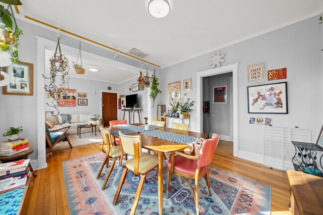 Building Photo - 3008 W Cullom Ave