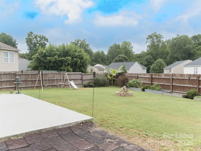 Building Photo - 910 Torsion Lane