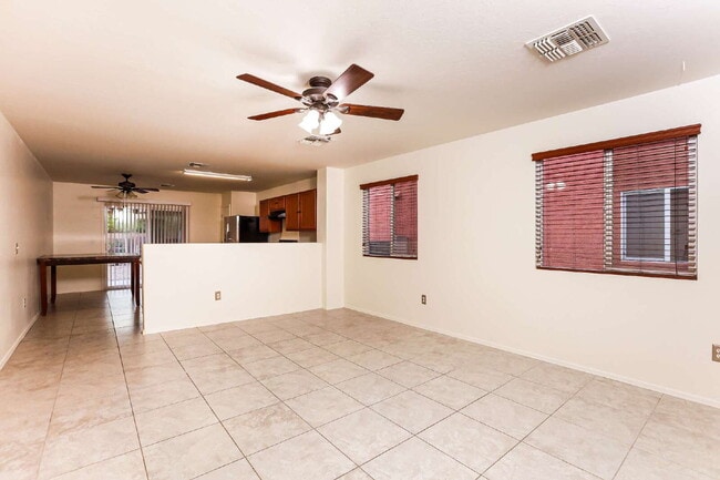 Building Photo - 5082 E Kittentails Dr
