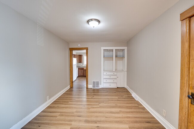 Building Photo - 407 Beach St