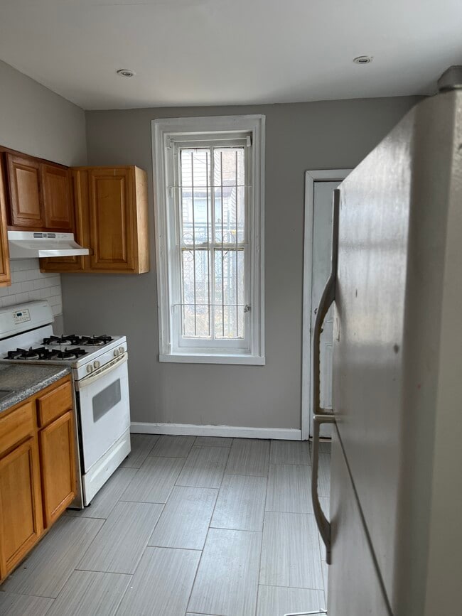 Building Photo - 2361 N Cleveland St