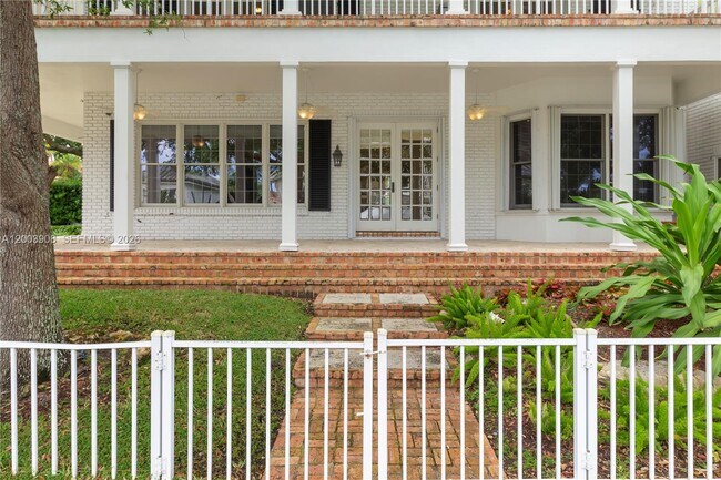 Building Photo - 700 Coral Way