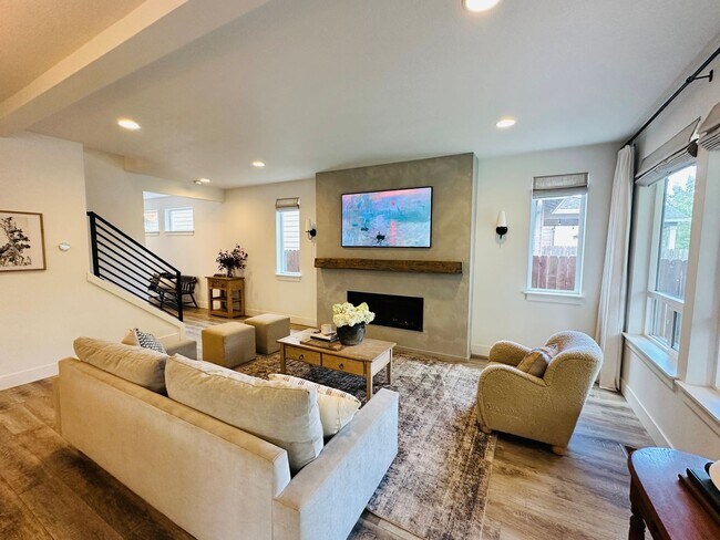 Building Photo - Charming Newer Ridgefield Home with Upgrades Throughout