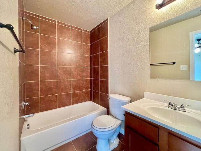 Building Photo - 14103 Veneto Dr