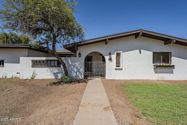 Building Photo - 834 N Constellation Way