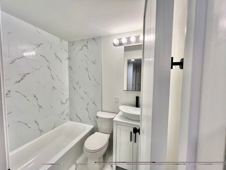 Bathroom - 6722 S Monroe St