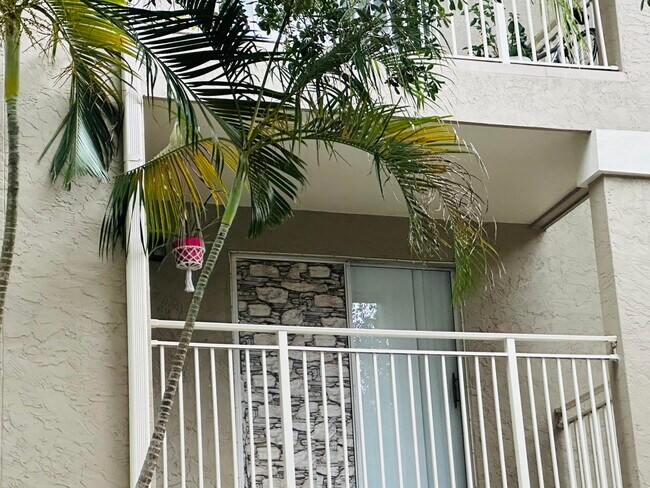 Building Photo - 1760 Palm Cove Blvd