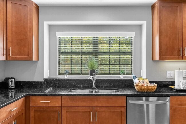 Building Photo - 14590 Damai Ln