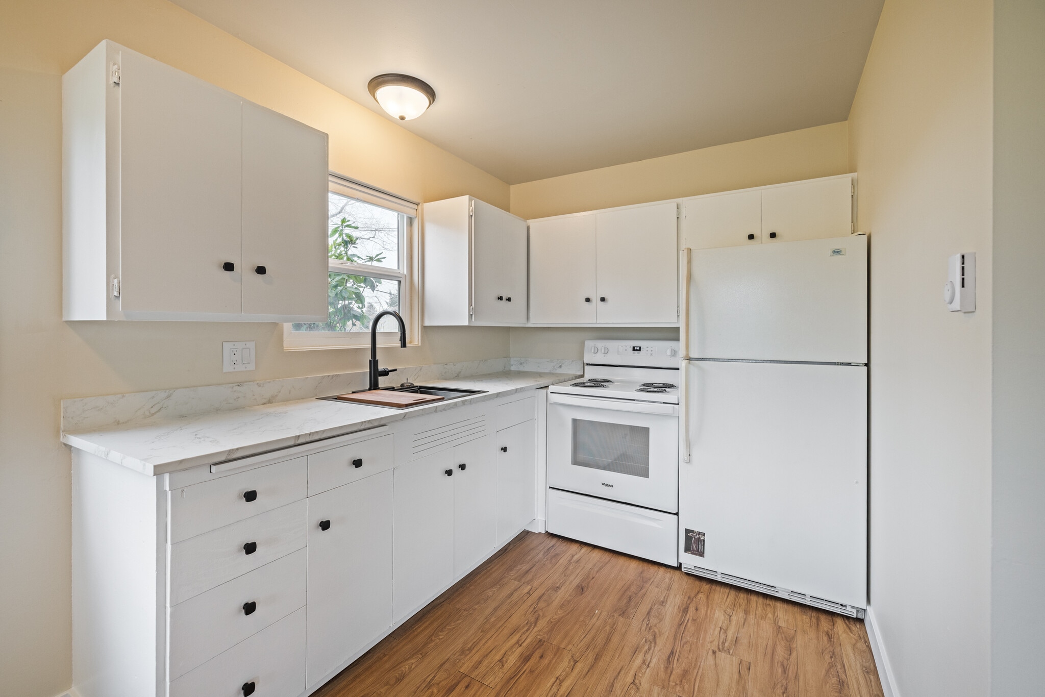 Building Photo - 1201 E Fir St