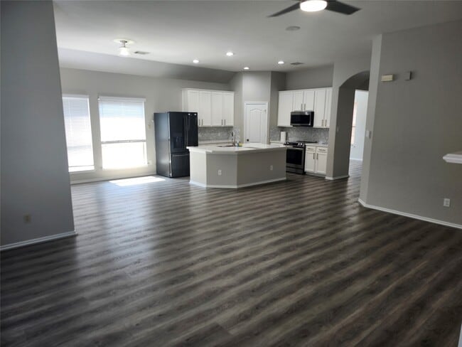 Building Photo - 28510 Rustic Pines Ct