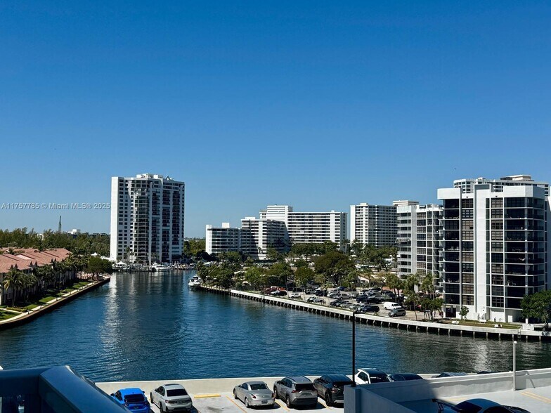 Building Photo - 3800 S Ocean Dr