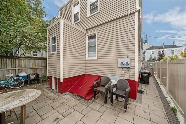 Building Photo - 8 Kilburn Ct