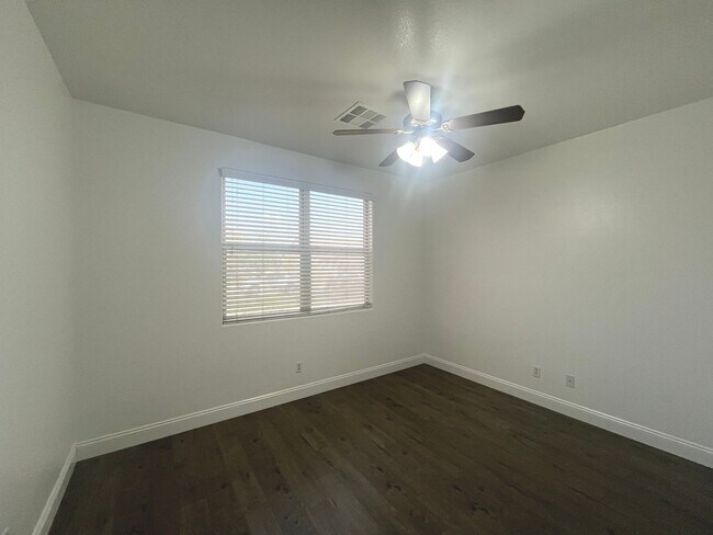 Building Photo - Stylish single-story living with 3 bedrooms, 2 baths, plus a versatile den — 1,489 sq ft of comfo...