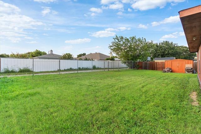 Building Photo - 10311 Pondwood Dr