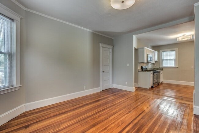 Building Photo - 15 Clementine Park