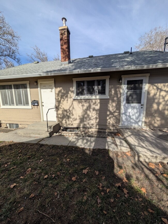 Building Photo - 346 N Main St