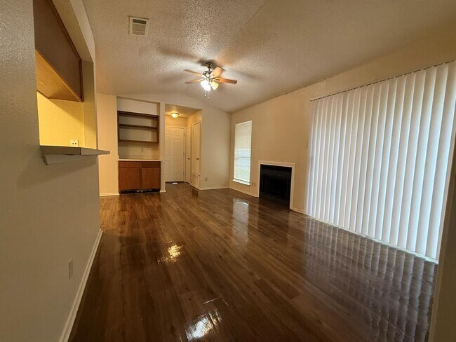 Building Photo - 12812 Tomanet Trail