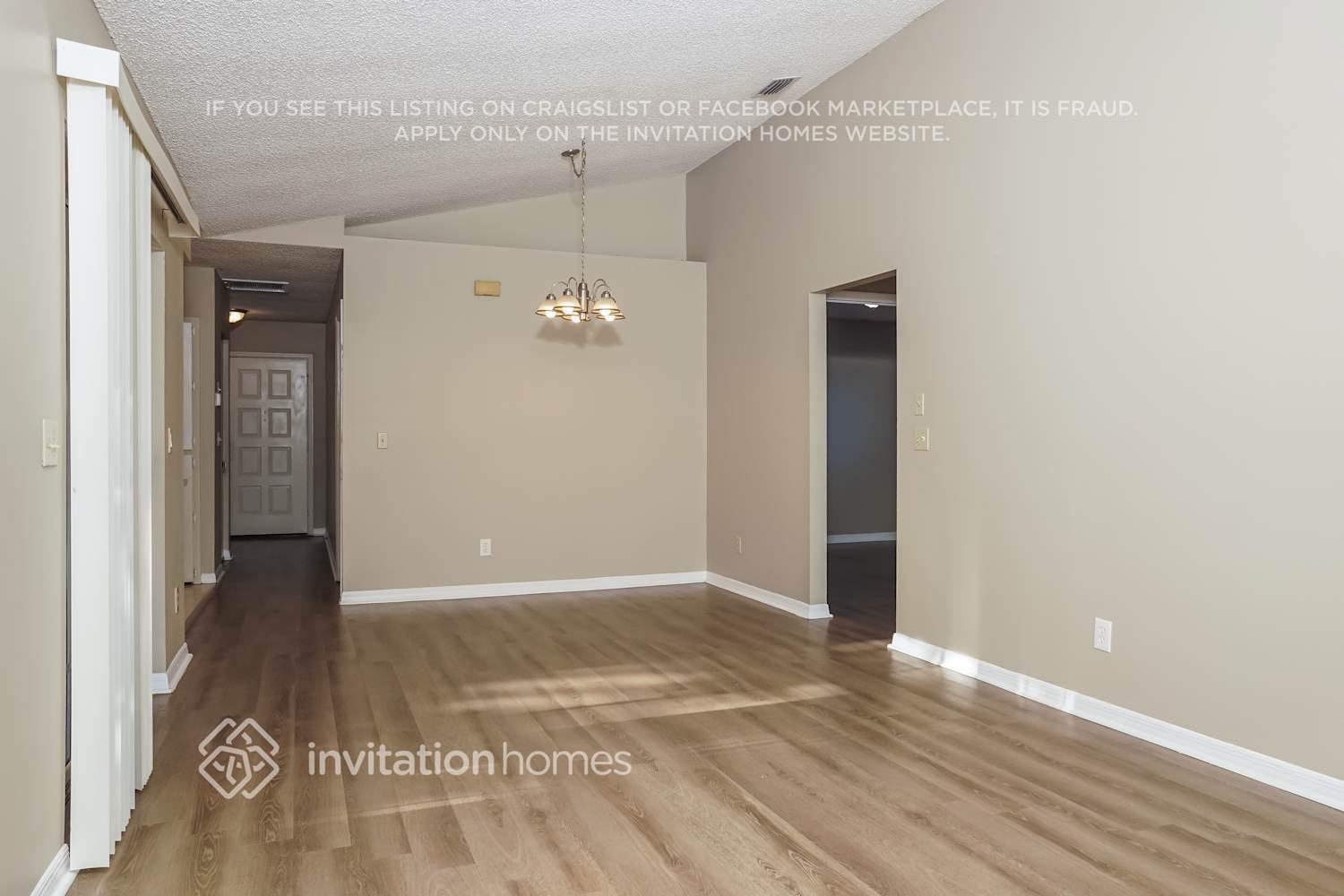 Building Photo - 7115 Queen Palm Cir