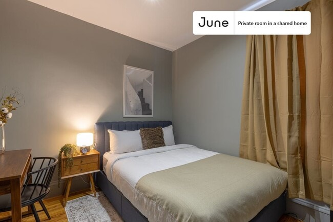 Building Photo - 35 Newport St